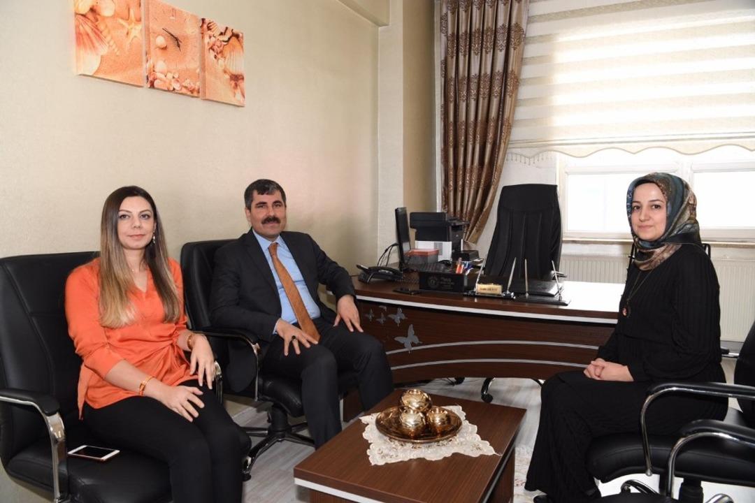 Başkan Asya, Balpeteği Anaokulu &ouml;ğretmen ve &ouml;ğrencileriyle bir araya geldi