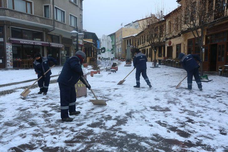 Odunpazarı’nda karla mücadele çalışmaları G5