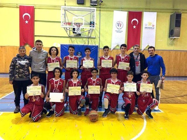 Karaman Analig Basketbol Takımı çeyrek finalde