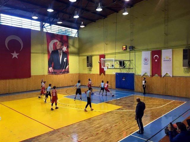 Karaman Analig Basketbol Takımı çeyrek finalde