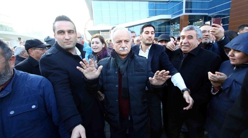 Başkan Karabağ&rsquo;a sevgi seli b&uuml;y&uuml;yor