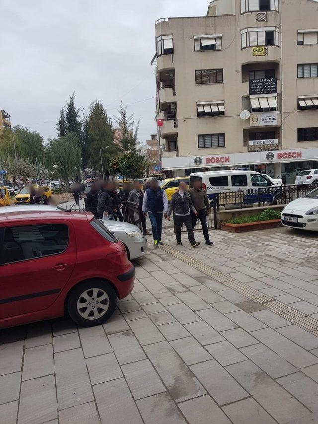 Polisin baskın yaptığı villadan 2’si cezaevi firarisi 3 kişi çıktı