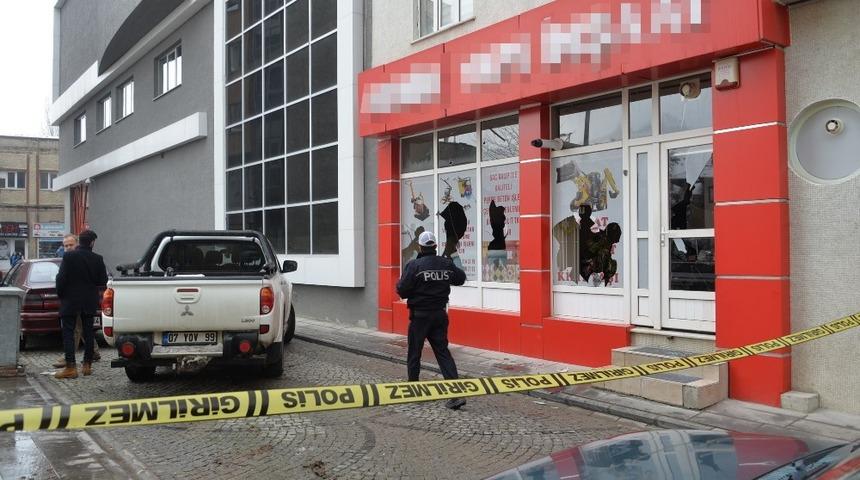 Bozüyük’te iki aile arasında çıkan kavgada silahlar konuştu