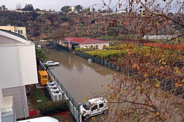 Evlerine aniden su basınca tsunami sandılar G2