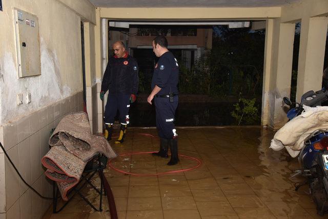 Antalya'da evleri su bastı
