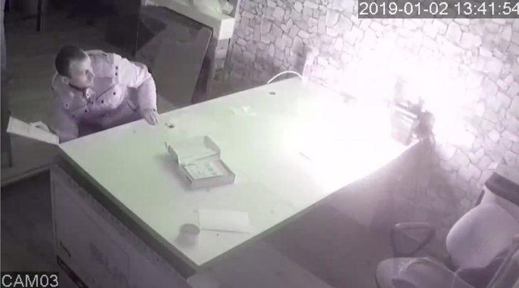 Tableti tamir ederken elinde patladı G4