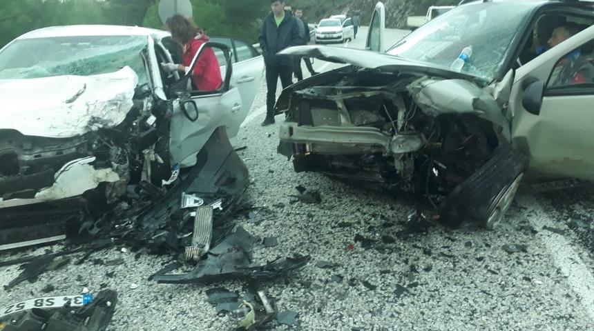 Datça’da trafik kazası 2 kişi ağır yaralandı