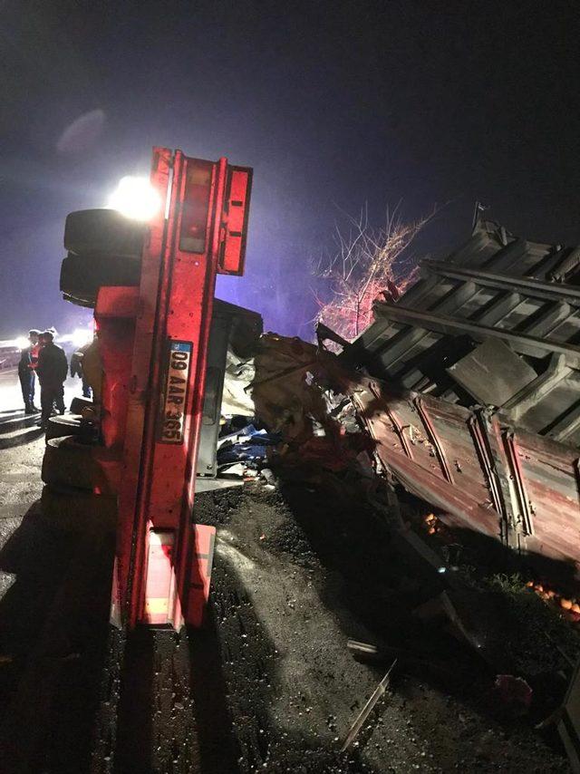 Yalova-Bursa yolunda narenciye yüklü kamyon devrildi, sürücü öldü