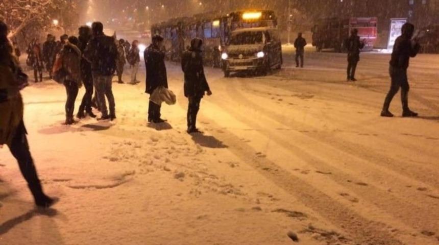 Malatya iki &uuml;niversitede kar tatili