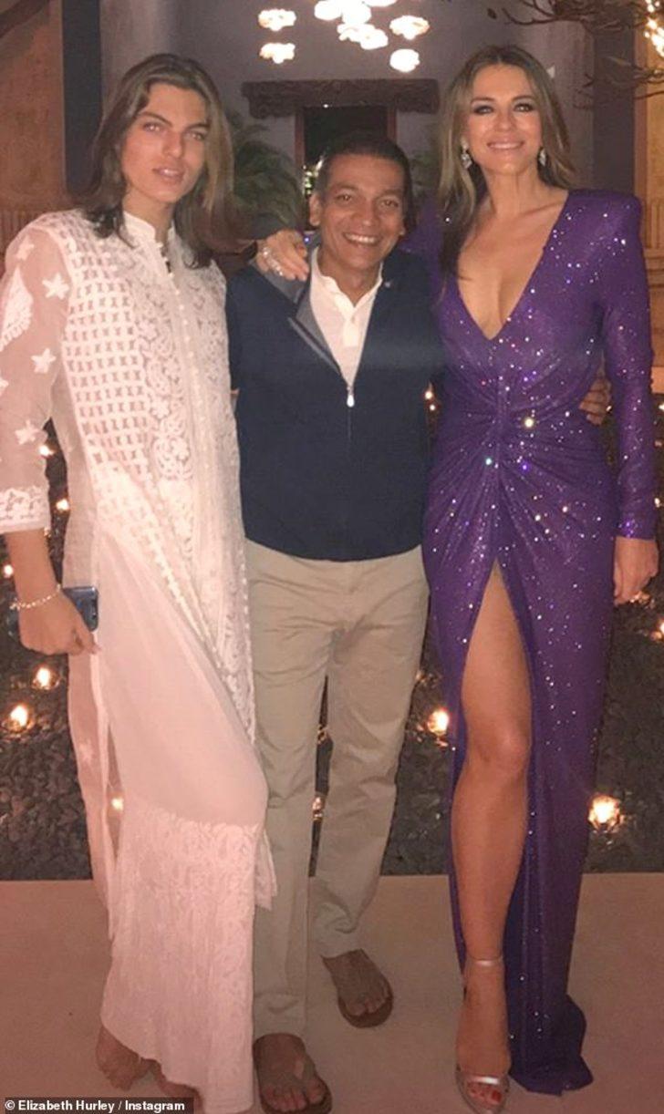 53 yaşındaki Elizabeth Hurley tatile devam ediyor G2