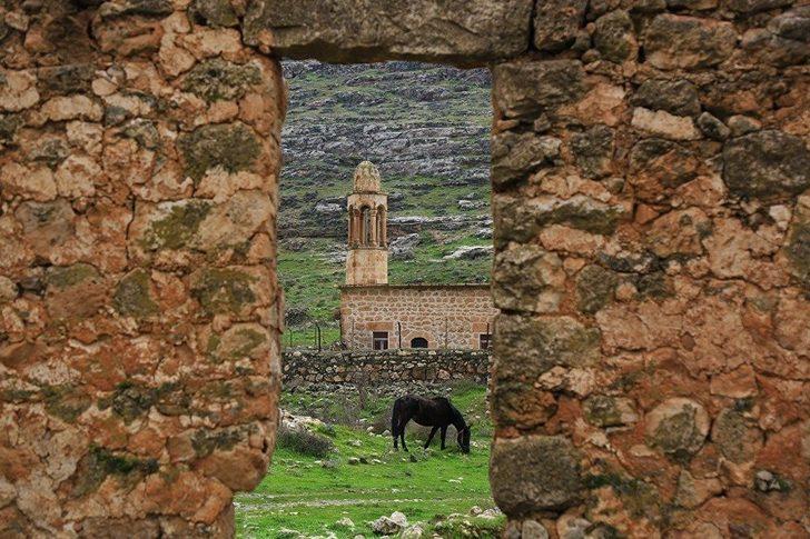 Üç mezhebin birleştiği tarihi köy harabeye döndü G3