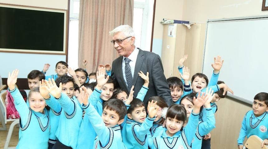 Ali &Ouml;ğretmen&rsquo;in ismi ve hatıraları yaşatılacak