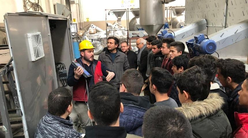 Nazilli Teknik Lisesi &ouml;ğrencileri okulda &ouml;ğrendiklerini sanayide pekiştirdi