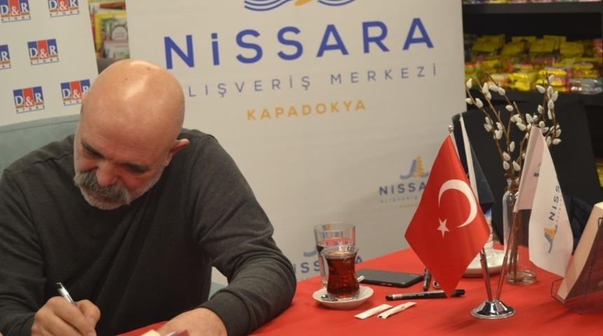 Ercan Kesal&rsquo;ın imza g&uuml;n&uuml; yoğun ilgi g&ouml;rd&uuml;