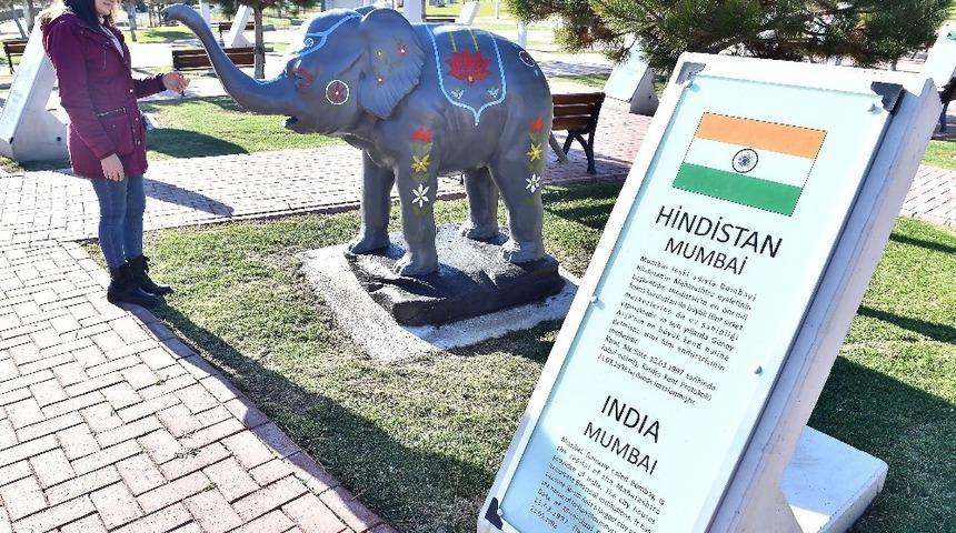 İzmir &rsquo;kardeşlerini&rsquo; unutmadı