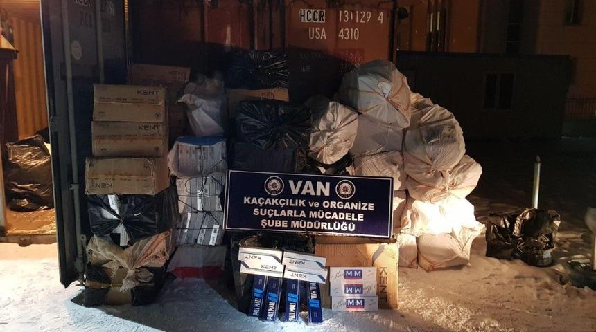 Van&rsquo;da 26 bin 500 paket ka&ccedil;ak sigara ele ge&ccedil;irildi