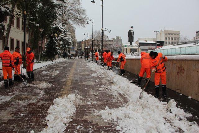 Malatya’da kar temizleme çalışmaları başladı