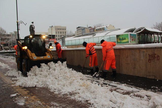 Malatya’da kar temizleme çalışmaları başladı