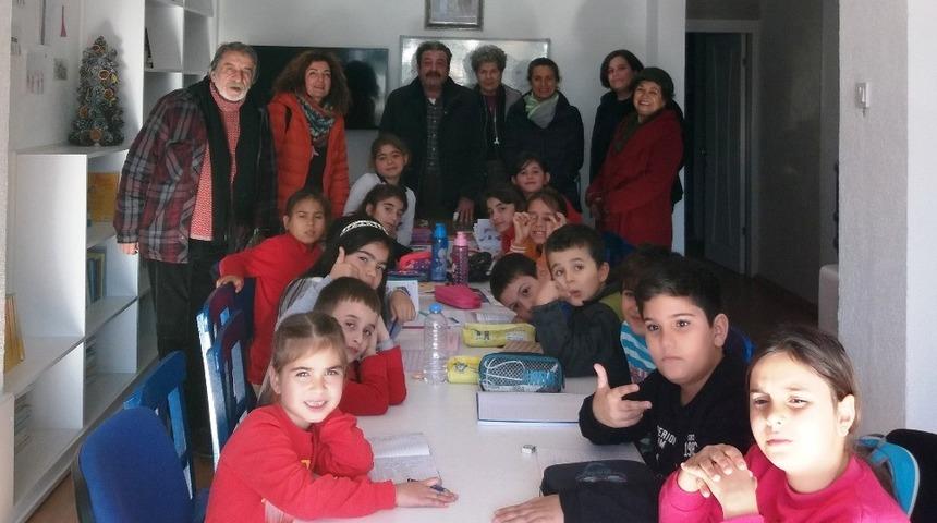 Bodrum Şehir Tiyatrosu sanat&ccedil;ıları Karaovalı &ouml;ğrencilerle buluştu