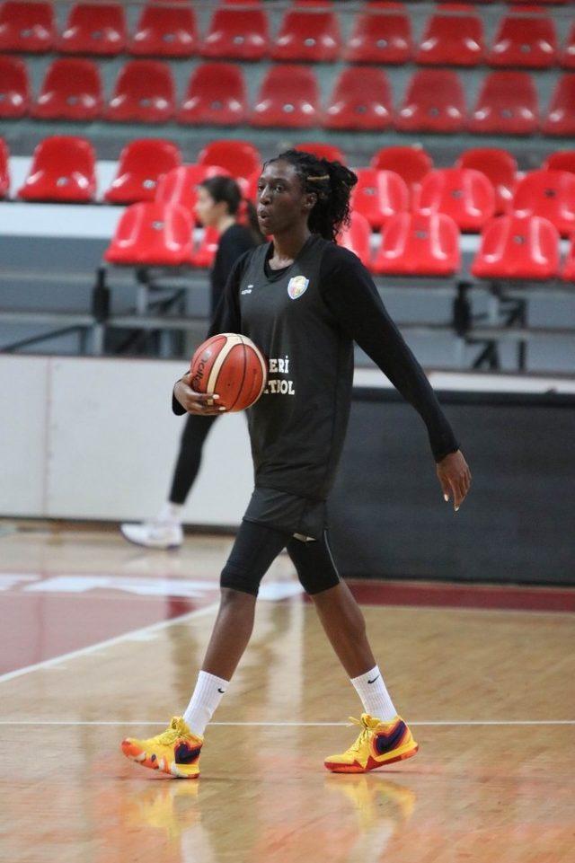 Bellona Kayseri Basketbol’un kozu Ibekwe olacak