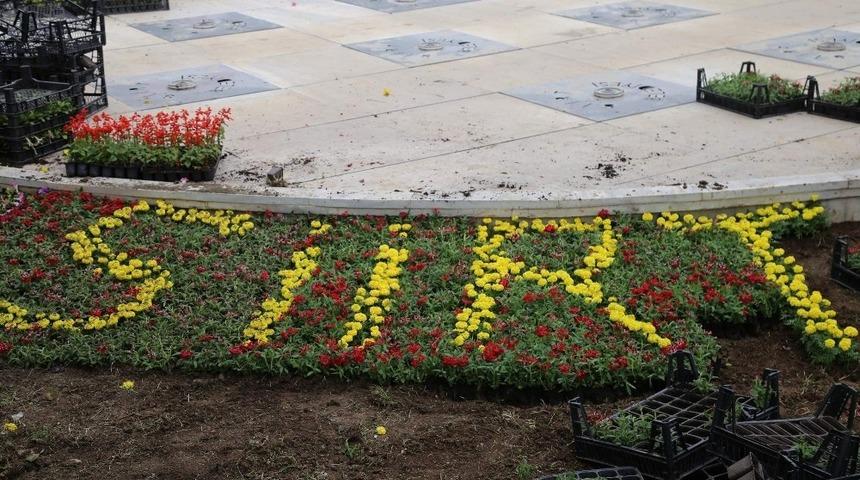 Siirt&rsquo;te 8 bin ağa&ccedil; 700 bin &ccedil;i&ccedil;ek ve s&uuml;s bitkisi dikildi