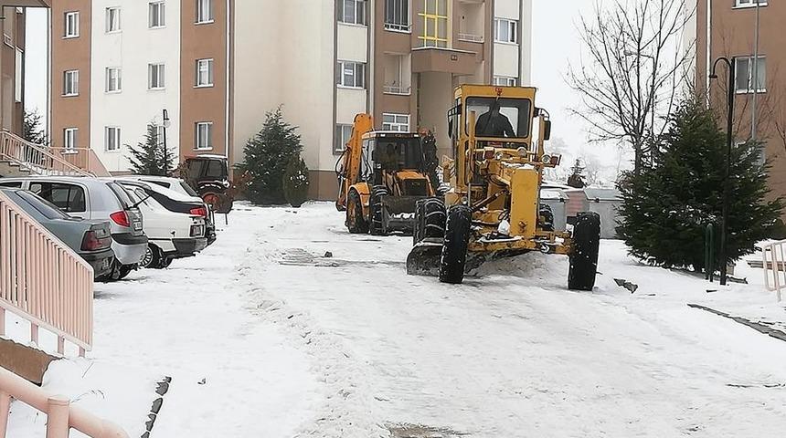 Dumlupınar&rsquo;da kar temizleme &ccedil;alışması