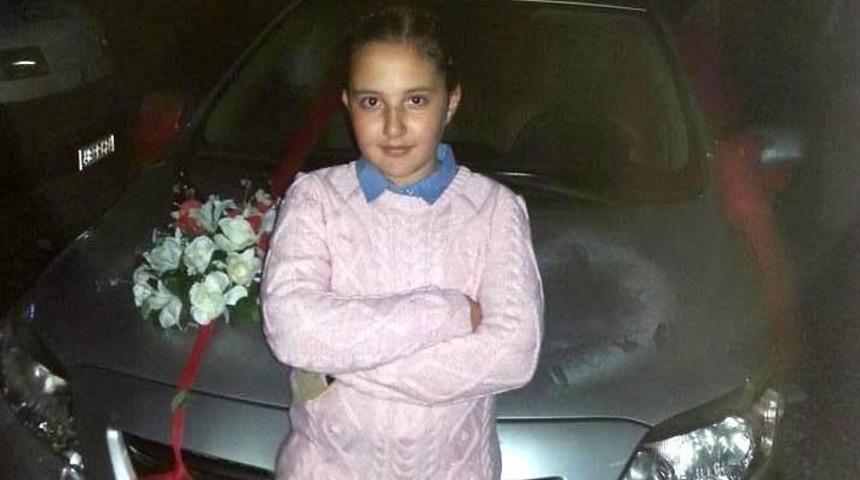 Otomobilin &ccedil;arptığı ortaokul &ouml;ğrencisi Eyl&uuml;l Tansu, &ouml;ld&uuml;