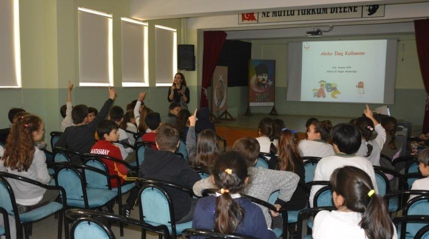 Minik öğrencilere akılcı ilaç eğitimi