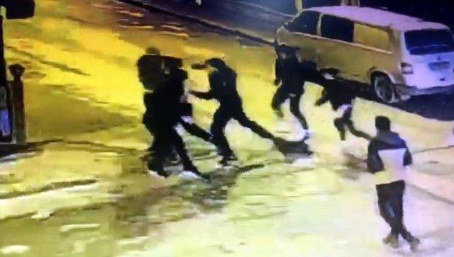 Edirne'de bar çalışanlarının müşteriyi darbetmesi kamerada