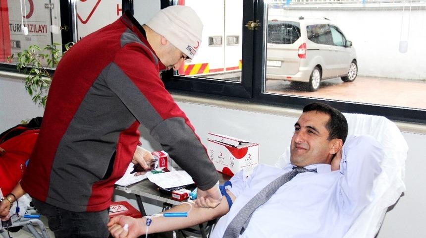 Gen&ccedil;lik ve Spor İl M&uuml;d&uuml;rl&uuml;ğ&uuml; personelinden kan bağışı