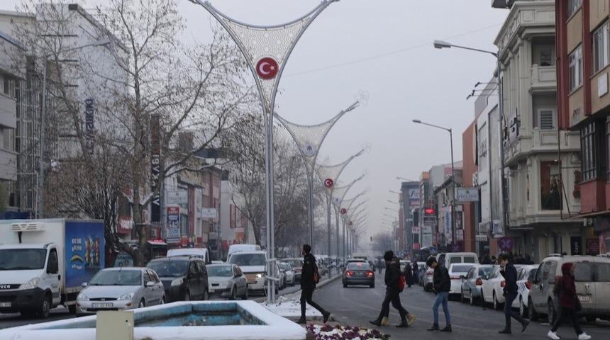 Erzincan Belediyesi aydınlatma &ccedil;alışmalarına devam ediyor