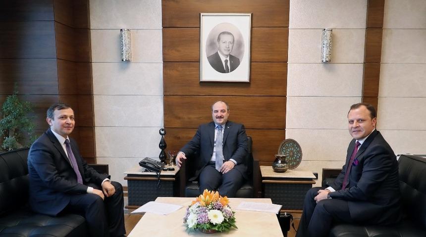 ER&Uuml; Rekt&ouml;r&uuml; &Ccedil;alış, Sanayi ve Teknoloji Bakanı Varank&rsquo;ı Ziyaret Etti