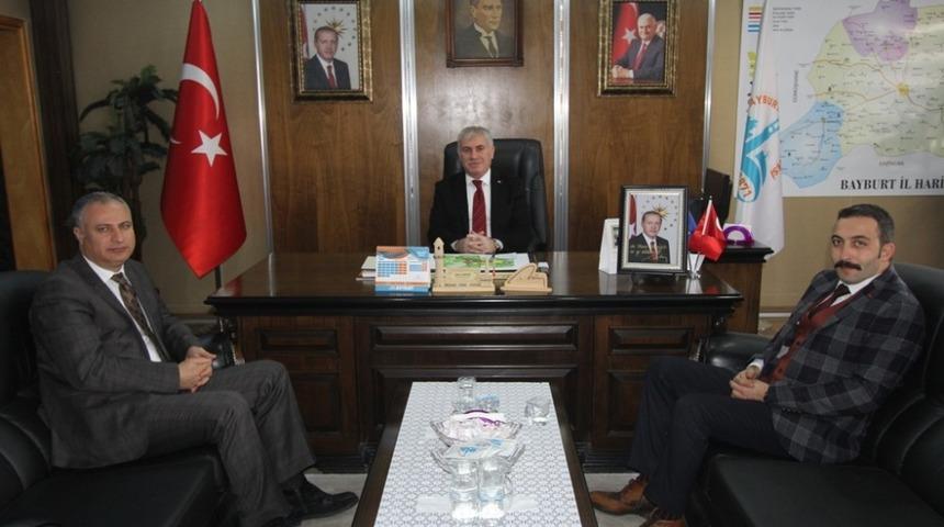 Başkan Memiş&rsquo;e ş&uuml;kran plaketi