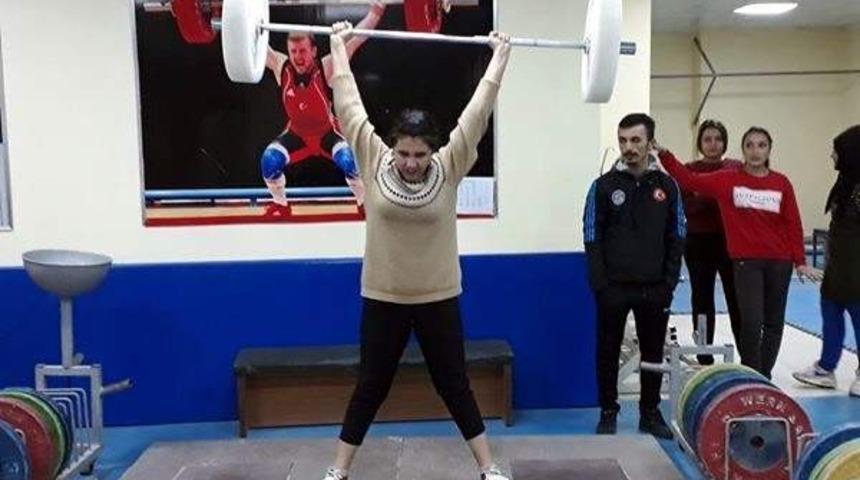 Okullararası Halter İl Birinciliği başladı