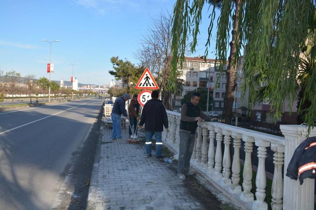 G&uuml;l&uuml;&ccedil; Belediyesi &ccedil;evre d&uuml;zenleme &ccedil;alışmaları aralıksız s&uuml;rd&uuml;r&uuml;yor
