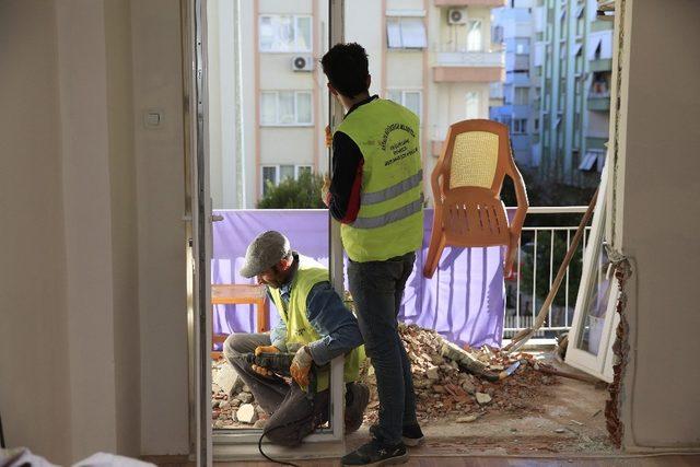 Büyükşehir’den Fatma Teyze’ye yeni balkon