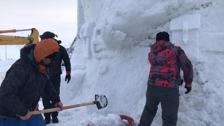 Türkiye'nin en büyük kardan heykeli Cıbıltepe'de G4