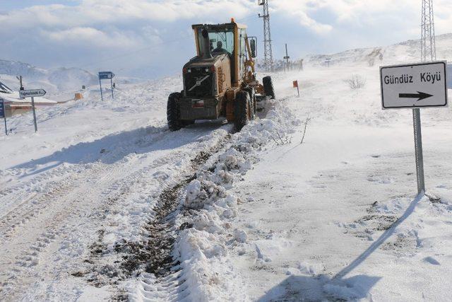 Kar dolayısıyla kapanan yollar açılıyor