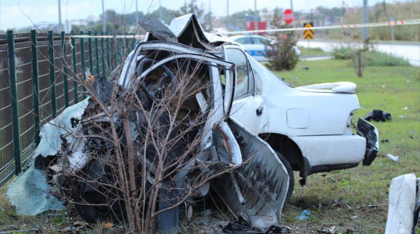 Antalya’da feci kaza: Karı-koca öldü, oğulları yaralı