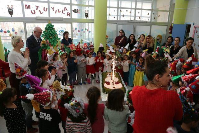 Başkan Kazım Kurt çocuklarla yeni yılı kutladı