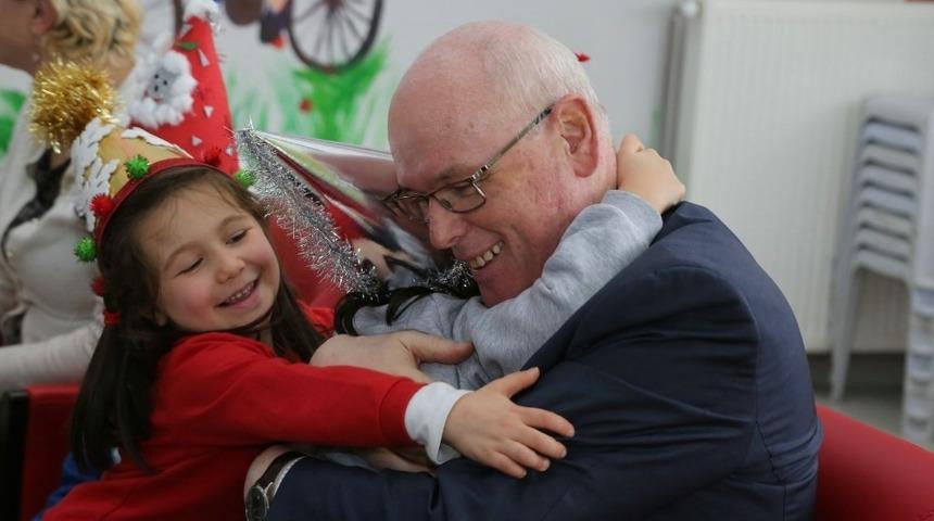 Başkan Kazım Kurt &ccedil;ocuklarla yeni yılı kutladı