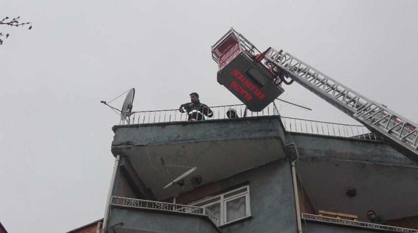 Elazığ&rsquo;da &ccedil;atı yangını