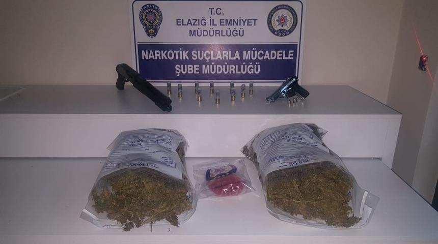 Uyuşturucu ile ka&ccedil;an ş&uuml;pheliler yakalanıp, tutuklandı