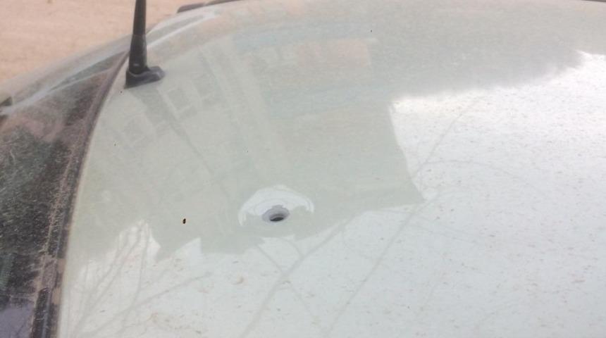 Maganda kurşunu aracın tavanını deldi