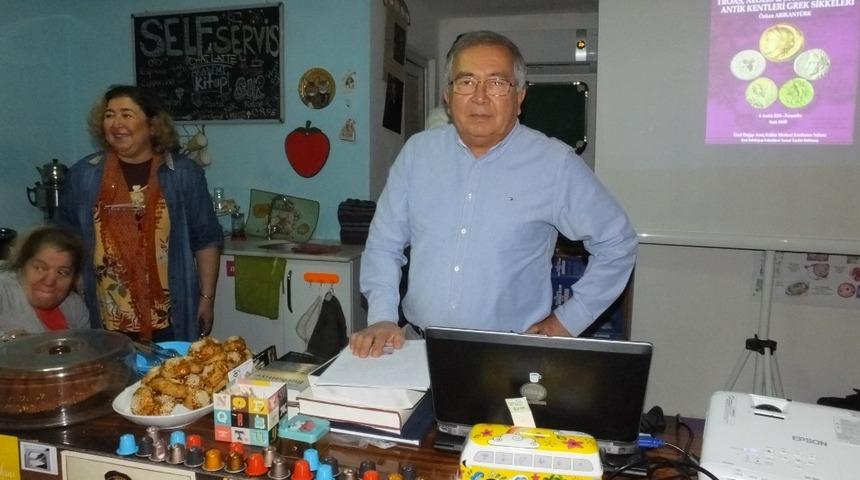 Burhaniye&rsquo;de Adramytteion sikkeleri kitap&ccedil;ıda tanıtıldı