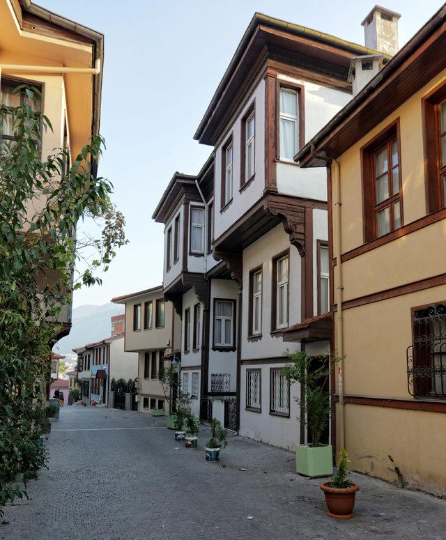 &lsquo;Yaşayan Tarih Hisar İ&ccedil;i&rsquo; ile eski Bursa g&uuml;n&uuml;m&uuml;ze taşınacak 3