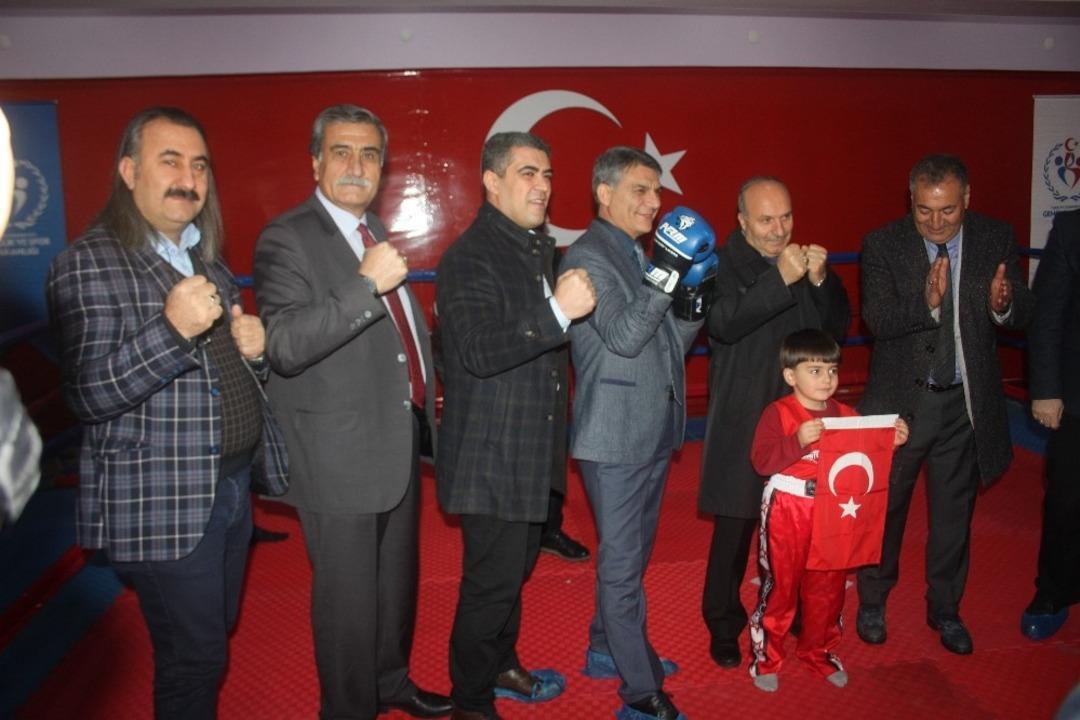 Tatvan&rsquo;da spor salonu ve at&ouml;lye a&ccedil;ılışları