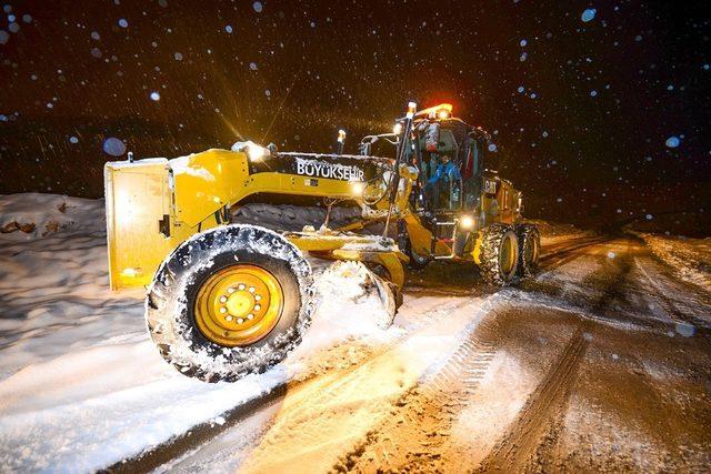 Malatya’da kar 346 mahalle yolunu ulaşıma kapadı