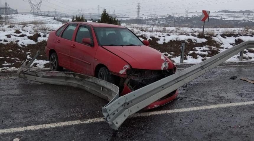 K&uuml;tahya&rsquo;da trafik kazası: 3 yaralı