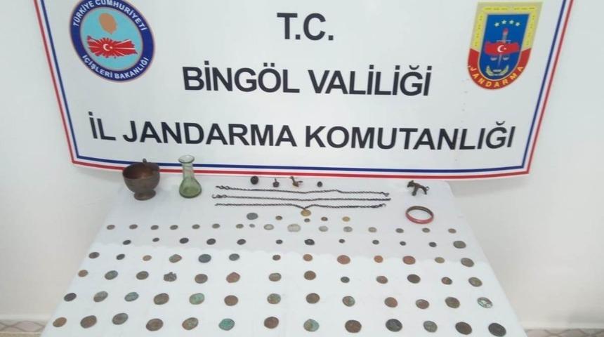 Bing&ouml;l&rsquo;de 116 par&ccedil;a tarihi eser ele ge&ccedil;irildi, 3 ş&uuml;pheli g&ouml;zaltına alındı